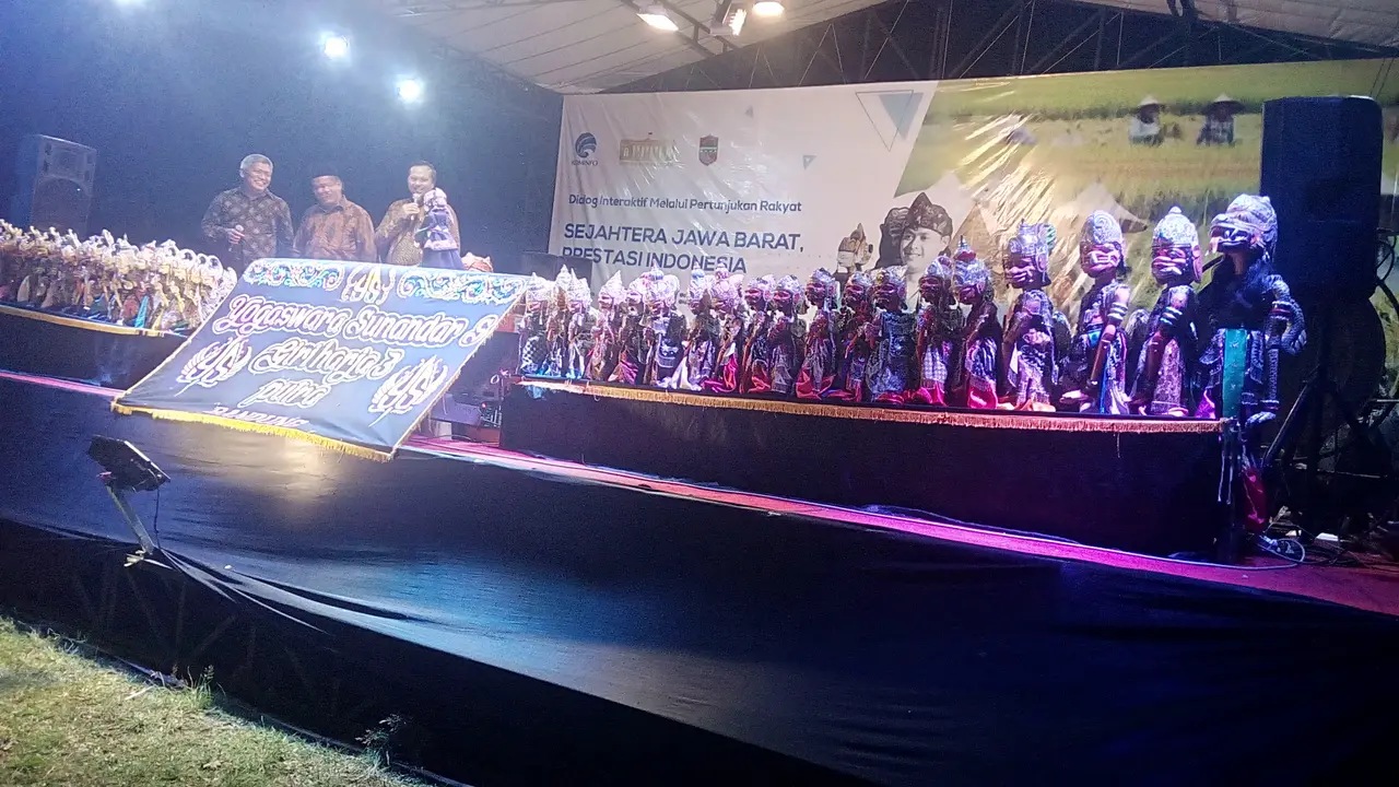 Dialog interaktif melalui media wayang golek di Ciamis
