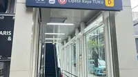 Merek kopi lokal yang semakin populer, Toko Kopi Tuku, telah resmi membeli hak penamaan Stasiun MRT Cipete Raya (dok: IG @jktgo)