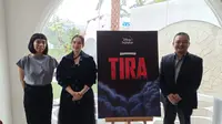 Aline Djayasukmana, Chelsea Islan, dan Bismarka Kurniawan dalam wawancara eksklusif serial Tira di kawasan Senayan, Jakarta pada Jumat (24/11/2023). (Liputan6.com/Nadia Nurhaliza)