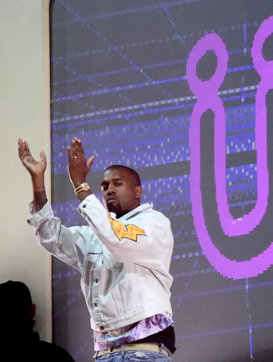 Pintu studio dilaporkan telah dibuka secara anarkis dan paksa. Perangkat elektronik milik Kanye sebesar 272,4 juta telah hilang. (AFP/Bintang.com)