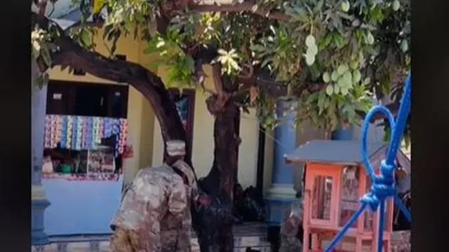 Viral Tentara Amerika Jajan Minuman Es dalam Kemasan di Situbondo