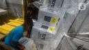 Selanjutnya, logistik pemilu tersebut akan disebar ke 3.824 tempat pemungutan suara (TPS) se-Kota Tangerang Selatan. (merdeka.com/Arie Basuki)