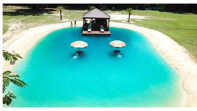 Pria Ini Ubah Halaman Belakang Jadi Pantai Buatan, 5 Potretnya Bikin Takjub