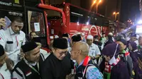 Menteri Agama, Lukman Hakim Saifuddin melepas Jemaah Haji Indonesia kloter 1 JKS di Hotel Tharawat Al Misfalah, Misfalah, Makkah, Sabtu (17/8/19). Bahauddin/MCH