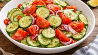 Resep Salad Mentimun Tomat Bawang Merah, Cocok Disantap saat Cuaca Panas
