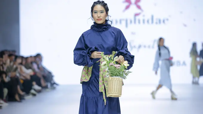 EMBA menggandeng Danjyo Hiyoji untuk menswear dan Tities Sapoetra untuk womenswear.