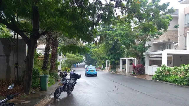 Penganiayaan terjadi di area perumahan Green Permata Jalan Swadarma Raya, Kelurahan Ulujami, Kecamatan Pesanggerahan, Jakarta Selatan, Selasa (21/2) (Merdeka.com/ Muhammad Genantan Saputra)
