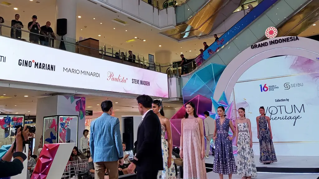 Koleksi Exclusive Local Brand dalam Pagelaran Fashion Show dari Seibu untuk Meriahkan Grand Indonesia 16th Anniversary. dok. Grand Indonesia