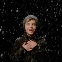 Cuplikan video klip 'If Everyday was Christmas' Cruz Beckham (YouTube.com)