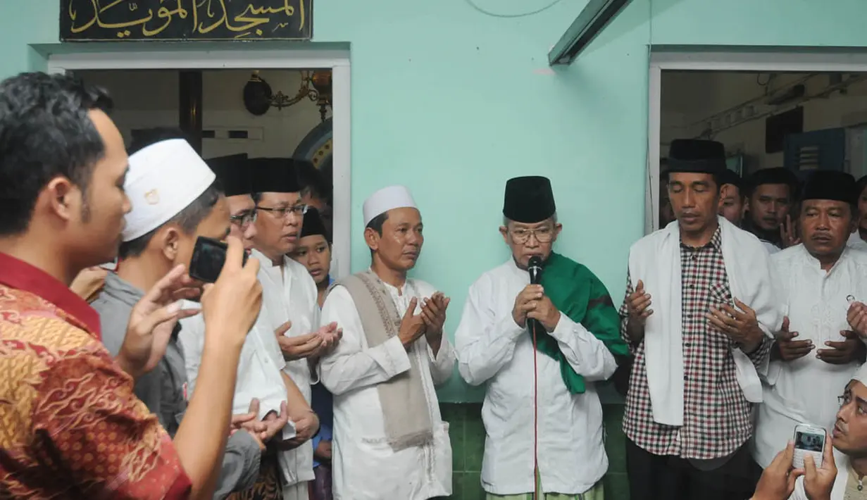 Capres Joko Widodo mendatangi pondok pesantren Al-Muaayad Mangkuyudan, Solo, Jumat (20/6/14) (Liputan6.com/Herman Zakharia)