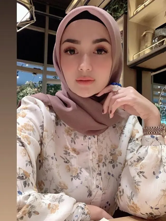 Imel Putri Cahyati