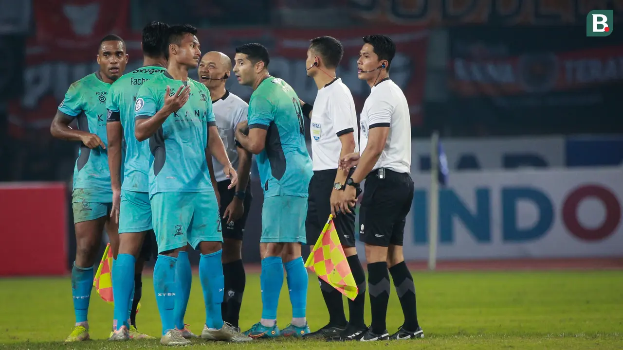 Foto: Momen Gol Kontroversial Lulinha yang Dianulir Wasit, Madura United Gagal Menang Dramatis atas Persija Jakarta di BRI Liga 1 2022/2023