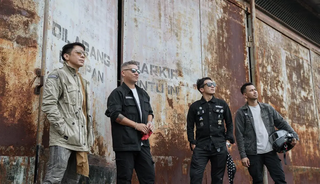 Raffi Ahmad menjelaskan sejarah gedung itu. "Ini tempat dulu RS ( @arielnoah lahir ditempat itu , tapi sekerang tempatnya udh jd gedung kosong )" tulisnya. (Foto: Instagram/ @24olik/ raffinagita1717)