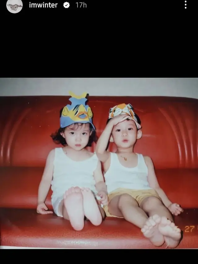 Foto masa kecil Winter aespa dan abangnya. (Instagram/ imwinter)