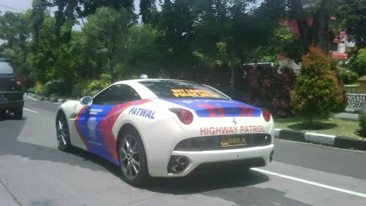 Ferrari California T Jadi Armada Dinas Polda Jatim?
