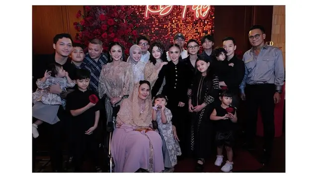 6 Potret Ulang Tahun Krisdayanti ke-50, Bersyukur di Usia Setengah Abad