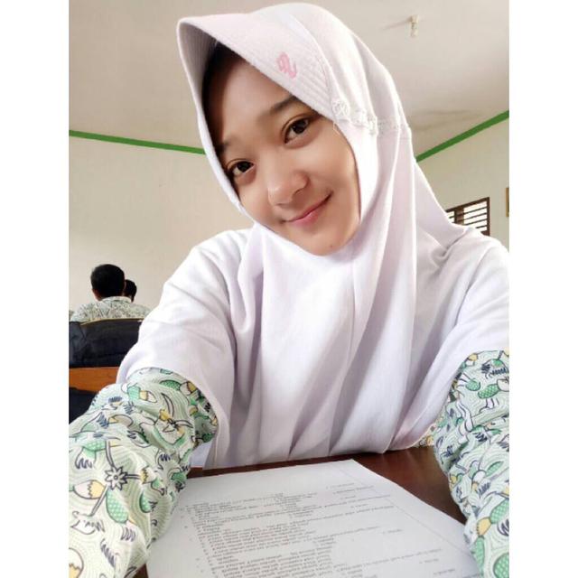 Disebut Mirip Livy Renata, Ini 6 Gaya Difarina Difarina Indra Saat Pakai Hijab