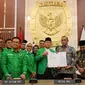 Pelaksana Tugas (Plt) Ketua Umum Partai Persatuan Pembangunan (PPP), Muhamad Mardiono menyambangi Kantor Komisi Pemilihan Umum (KPU) untuk menyerahkan SK baru PPP. (Istimewa)