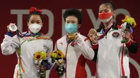Sementara itu medali emas didapat oleh atlet China, Hou Zhihui yang juga membukukan rekor Olimpiade. Adapun perak disabet wakil India, Chanu Mirabai. (Foto: AP/Luca Bruno)