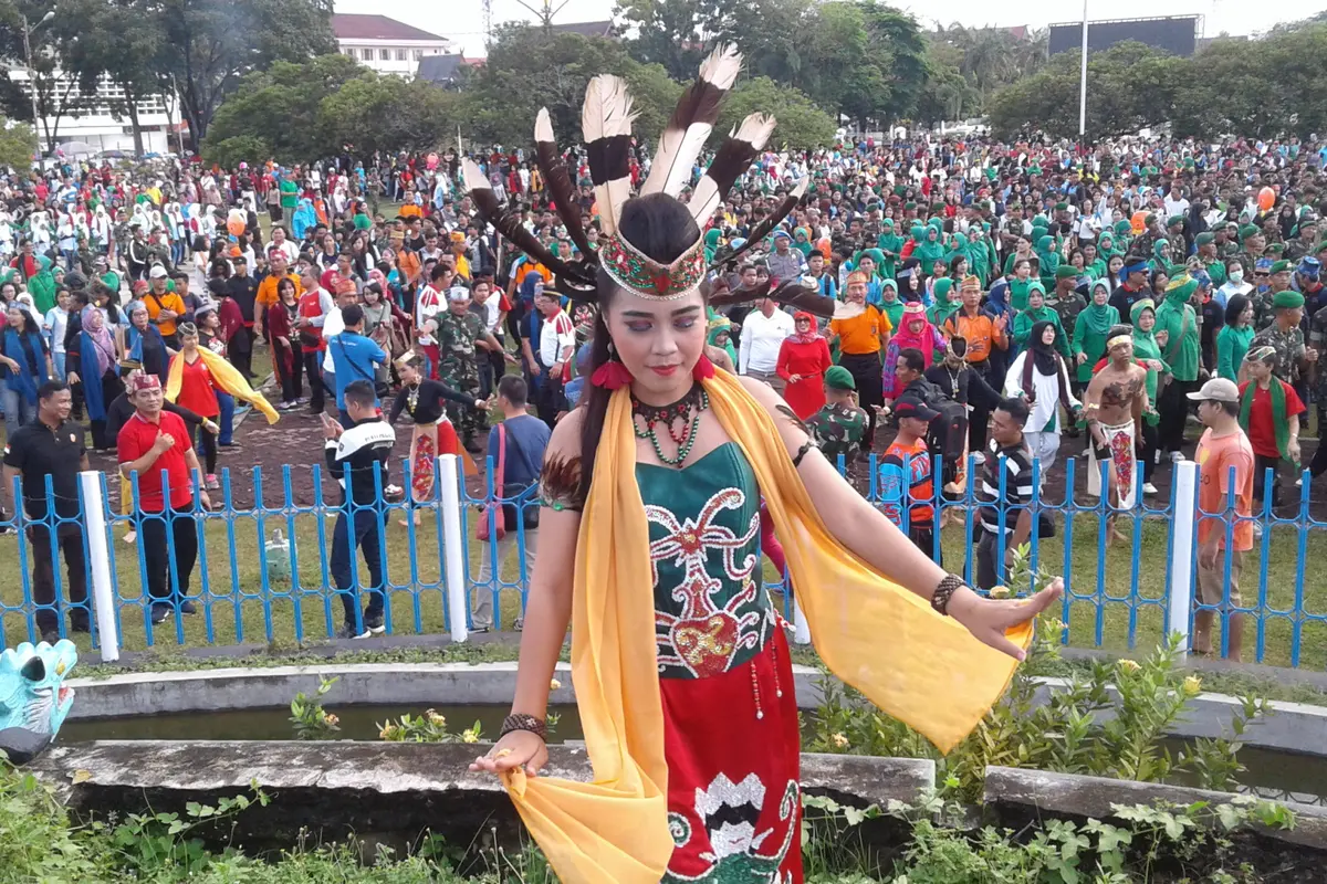 Menari Serentak untuk Pecahkan Rekor MURI