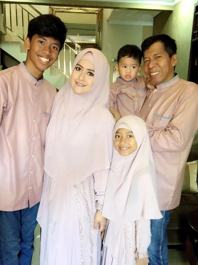 Disebut Mirip, Ini 7 Potret Kiwil dengan Anaknya dari Meggy Wulandari