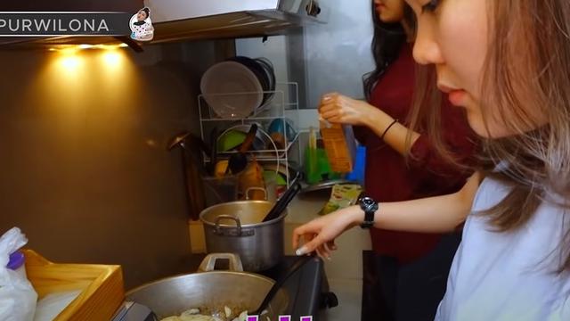 Penataan Peralatan Dapur Susan Sameh