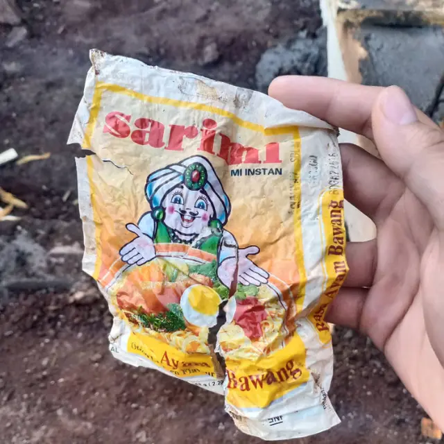 6 Potret Sampah Bungkus Makanan Jadul Ini Bikin Miris Sekaligus Nostalgia Masa Lalu