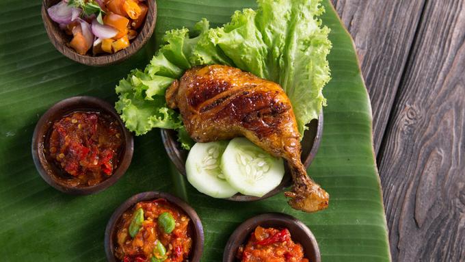  Resep  Ayam  Penyet Bakar  Sambal Bawang Lifestyle Fimela  com