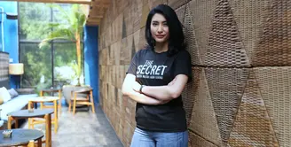 Tyas Mirasih kembali disibukkan dengan syuting film terbarunya, The Secreet: Suster Ngesot Urban Legend. Film horor yang diproduksi mantannya, Raffi Ahmad. (Nurwahyunan/Bintang.com)