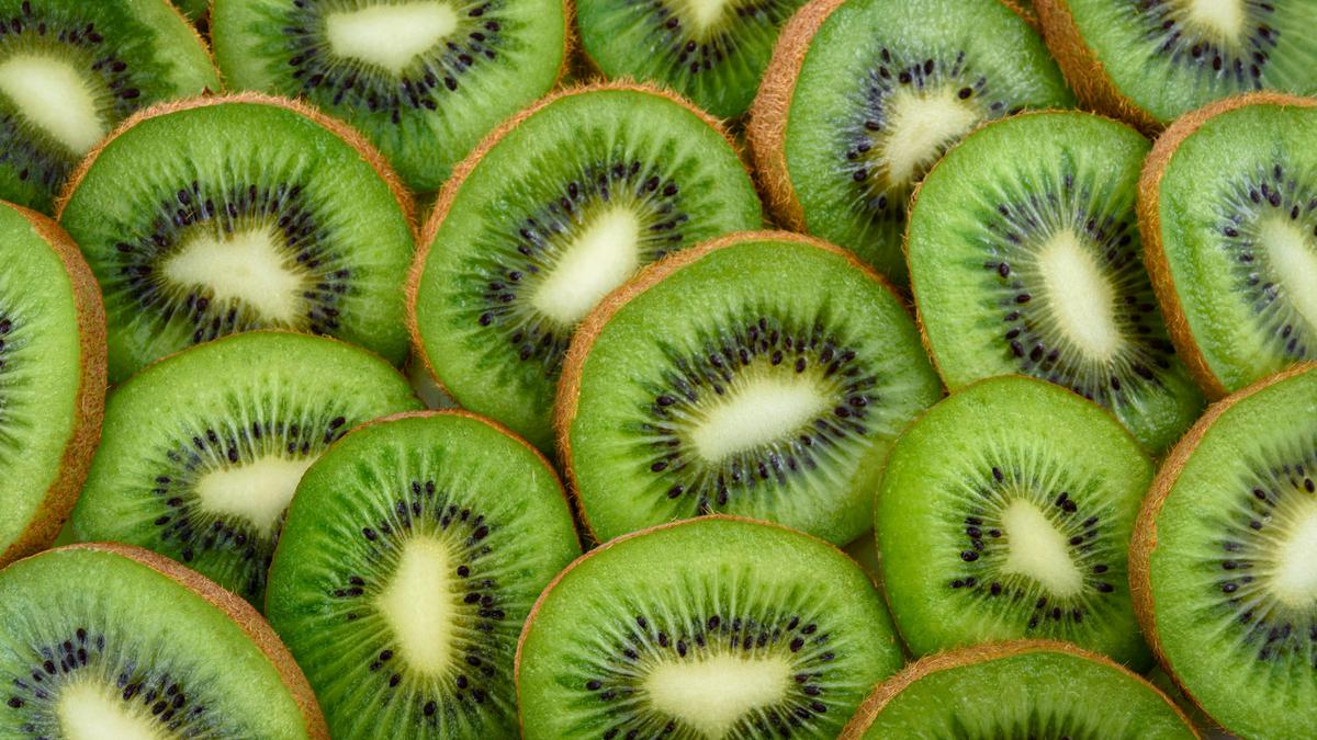 4 Manfaat Buah Kiwi untuk Kesehatan Tubuh dan Kulit