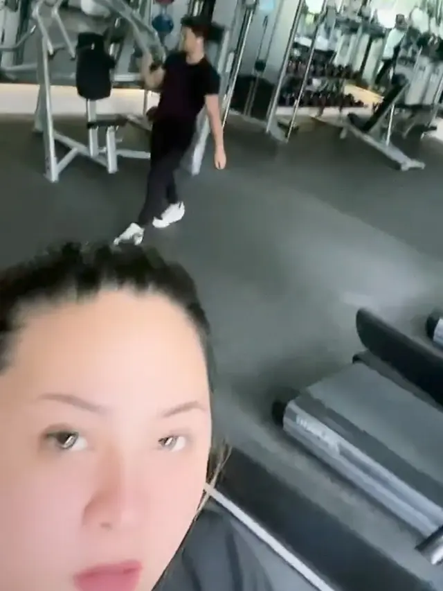 Keseruan Audy Item dan Iko Uwais olahraga bareng. (Foto: Instagram/audyitem)