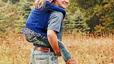 Inspirasi Foto Keluarga Ayah Dan Anak Perempuan Yang Cute Fimela Fimela Com Cintanya ayah pada putrinya dan sebaliknya pun seperti cinta idiot. inspirasi foto keluarga ayah dan anak