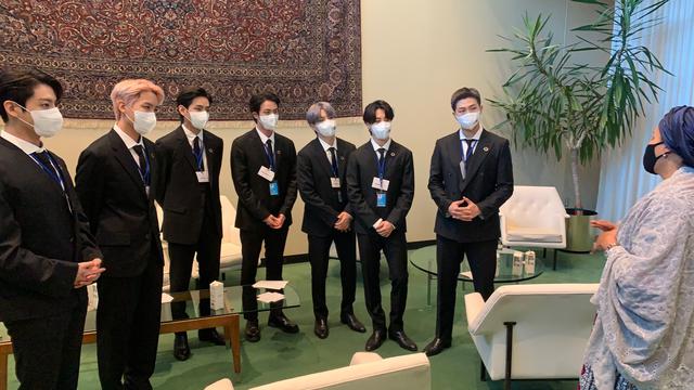 BTS dan Wakil Sekretaris Jenderal PBB Amina J Mohammed. (Twitter/ AminaJMohammed)