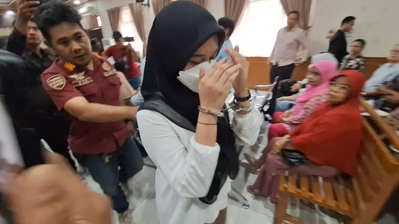Terdakwa kecelakaan maut Marisa Putri usai divonis di Pengadilan Negeri Pekanbaru.