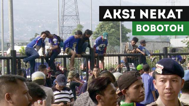 Berikut aksi nekat yang dilakukan Bobotoh demi laga Persib Bandung melawan Persija Jakarta dalam lanjutan Liga 1.