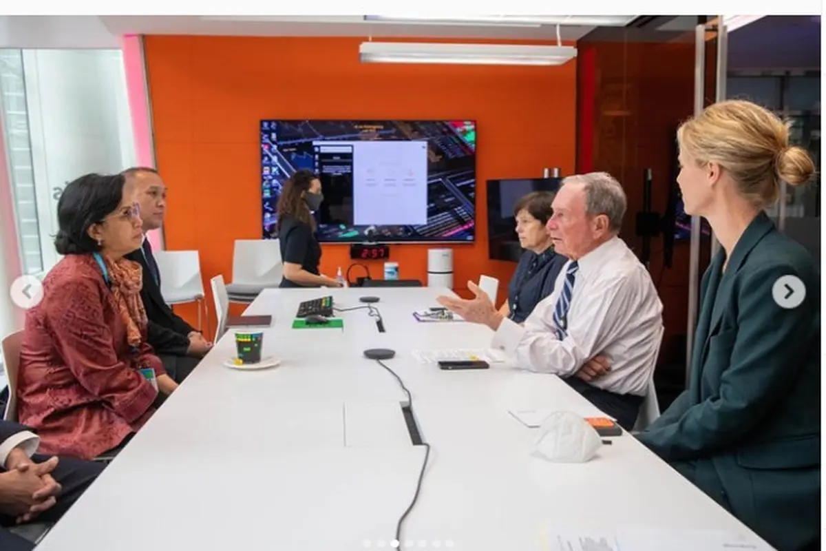 Sri Mulyani bertemu dengan Michael Bloomberg di New York (Foto: Instagram Sri Mulyani)
