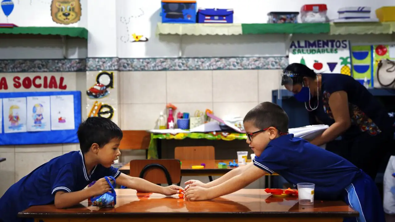 FOTO: Pemberlakuan Kelas Tatap Muka di Tengah Pandemi Corona