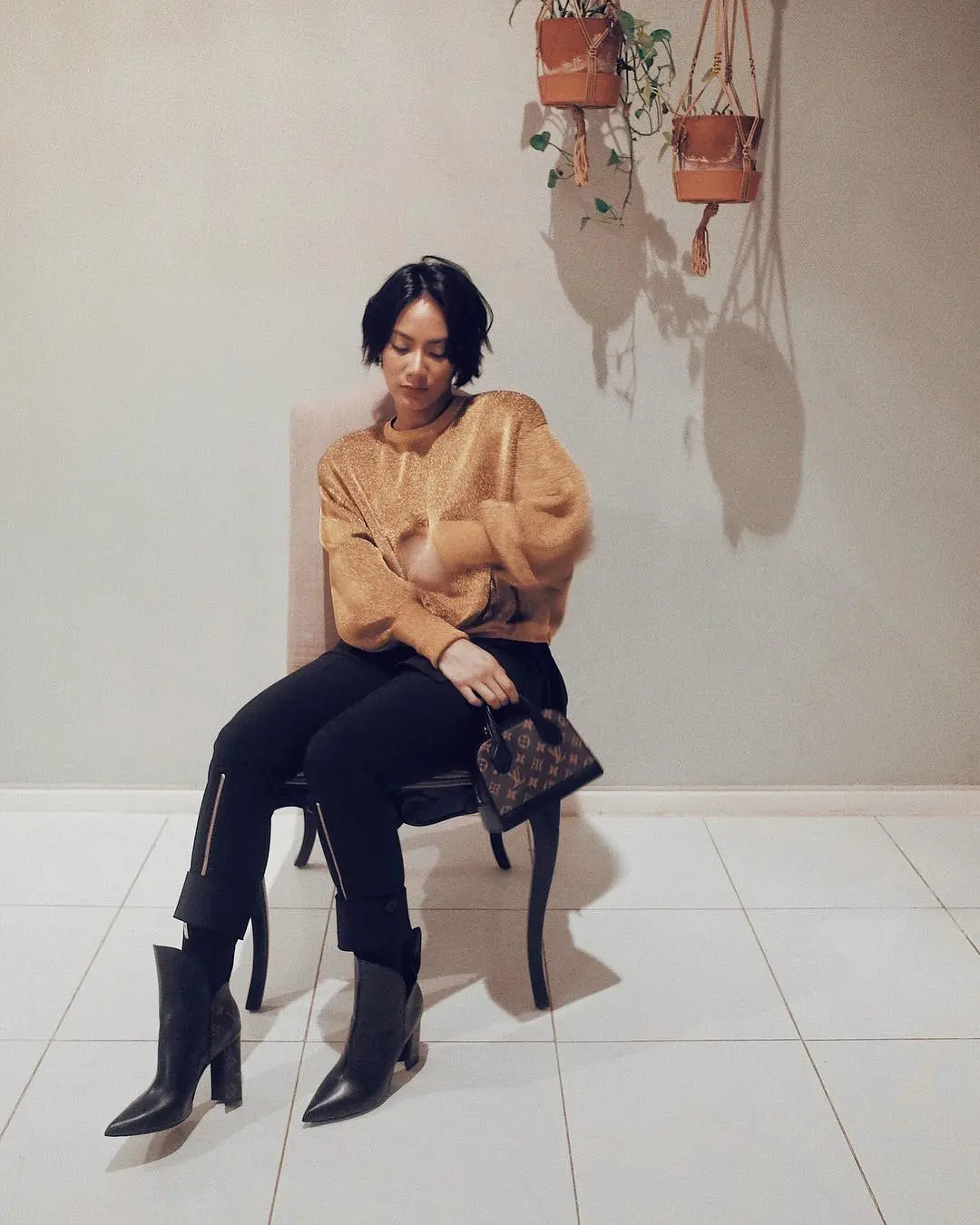 Padu padan Tara Basro yang bikin penampilannya selalu terlihat keren. (Sumber Foto: tarabasro/instagram)