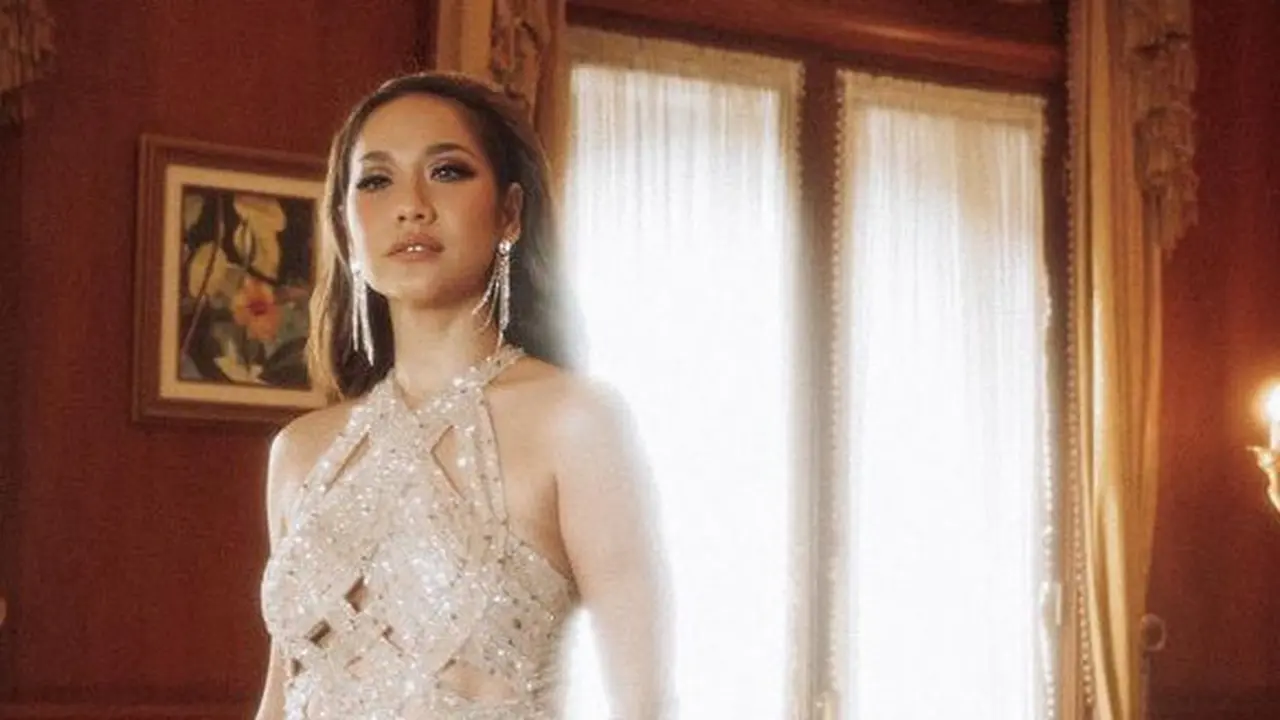 Bunga Citra Lestari sering kali tampil glamor dari manggung hingga menghadiri acara penting lainnya.