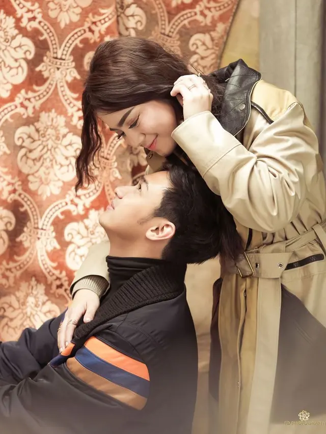 6 Potret Prewedding Felicya Angelista dan Caesar Hito, Pose Kakinya Jadi Sorotan