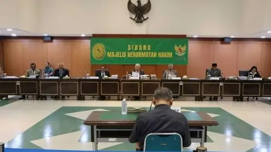 Mantan Ketua PN Kudus Dipecat Usai Tilap Duit Lelang Rp 2 Miliar
