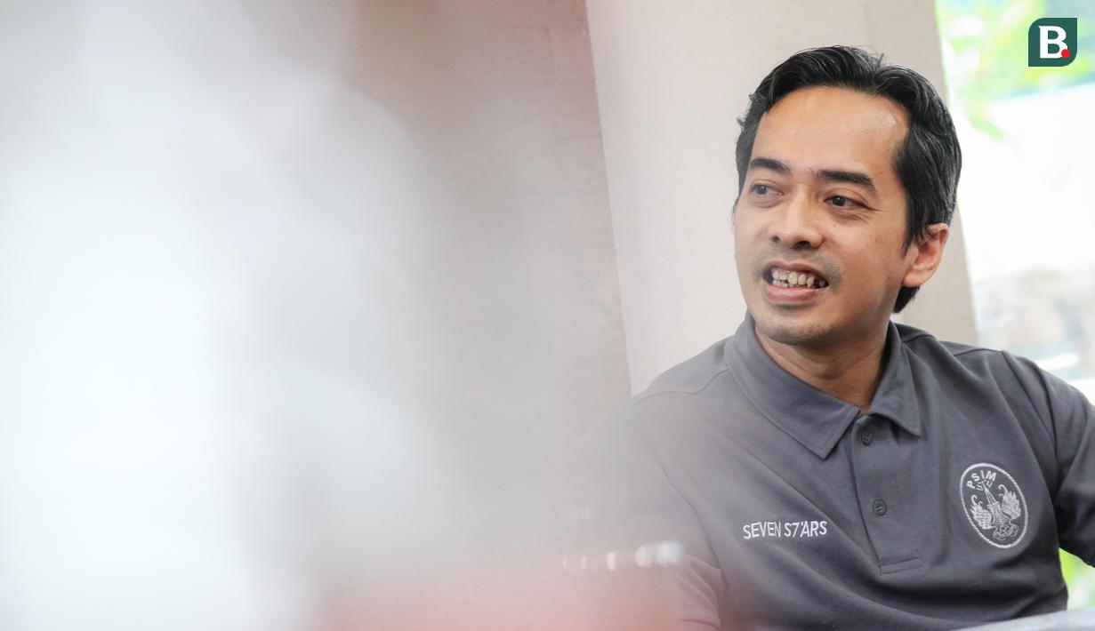 Pada kesempatan tersebut, Bima Sinung memaparkan serba-serbi tentang PSIM Yogyakarta, salah satunya mengenai skuat yang berjuluk Laskar Mataram yang hampir promosi ke Liga 1 pada musim lalu. (Bola.com/Bagaskara Lazuardi)