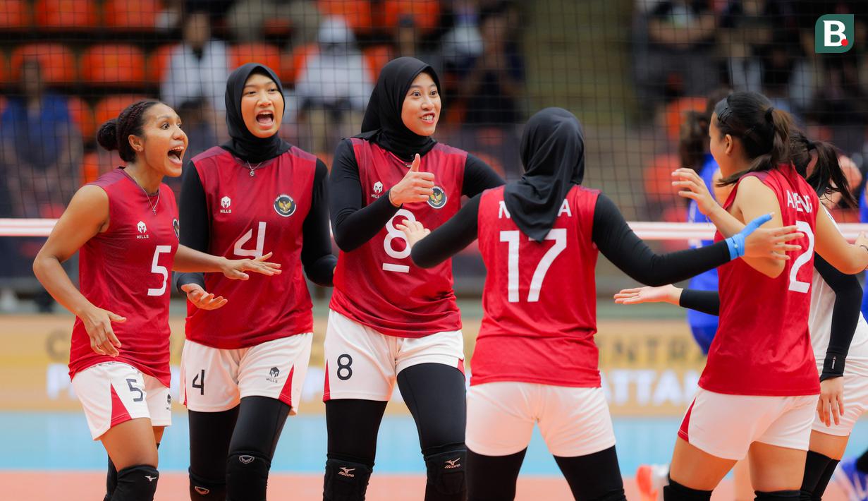 Finis di posisi ketiga juga menyegel tempat Srikandi Merah Putih untuk berlaga di AVC Nations Cup tahun depan. (Bola.com/Bagaskara Lazuardi)