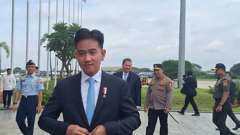 Soal Peluang Masuk Partai Golkar Usai Dipecat PDIP, Gibran: Tunggu Saja -  News Liputan6.com