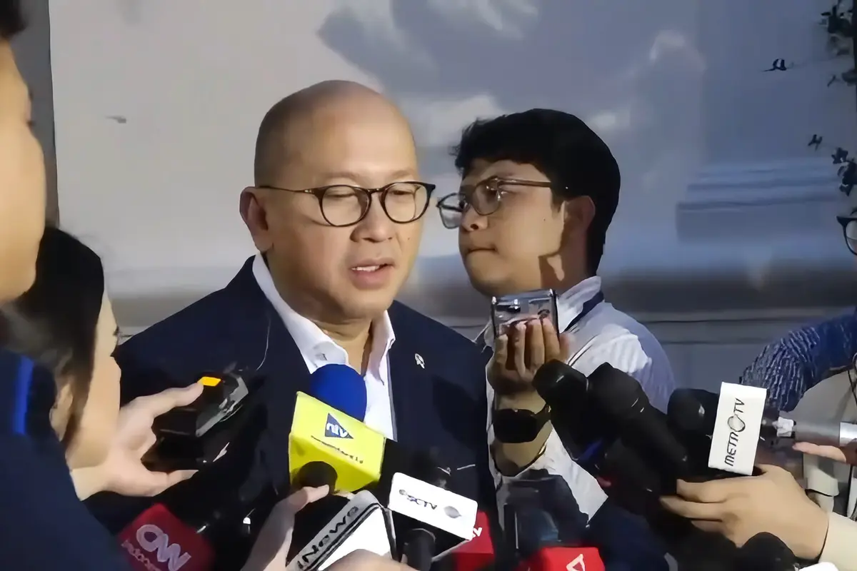 Presiden Prabowo Subianto meminta Menteri Investasi dan Hilirisasi/Kepala BKPM, Rosan Perkasa Roeslani, untuk memangkas sejumlah regulasi yang dinilai menghambat investasi. Dok Bakom