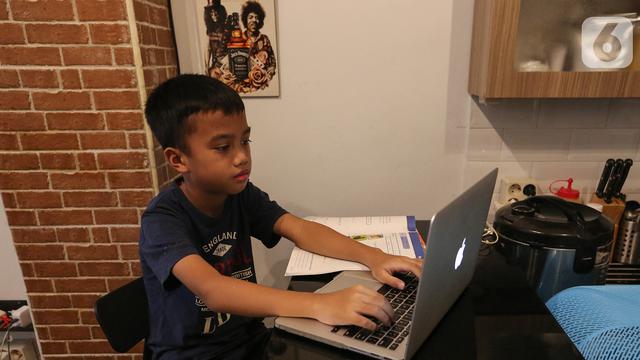 Diperpanjang Sampai 20 Mei, Siswa Belajar Online di Rumah