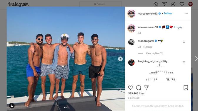 Pemain Real Madrid, Marco Asensio menikmati liburan musim panas bersaam teman-temannya (Instagram)