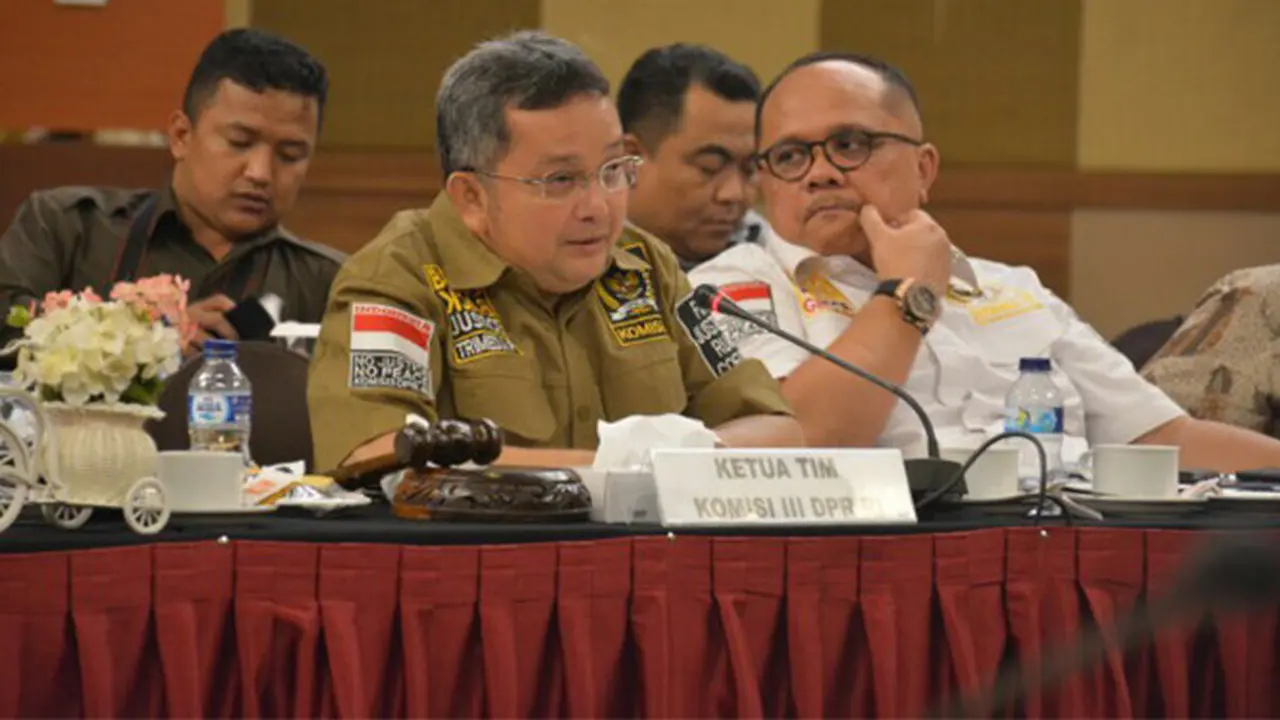 Trimedya Panjaitan 