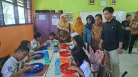 Gibran Pantau Uji Coba Makan Bergizi Gratis di SDN 4 Tangerang