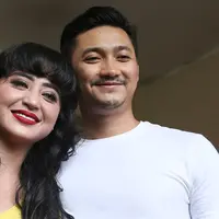 Dewi Perssik (Bambang E. Ros/bintang.com)